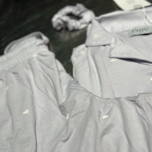 Gorgeous brand new with Tag pajama set from Priv - Picture 4 of 8